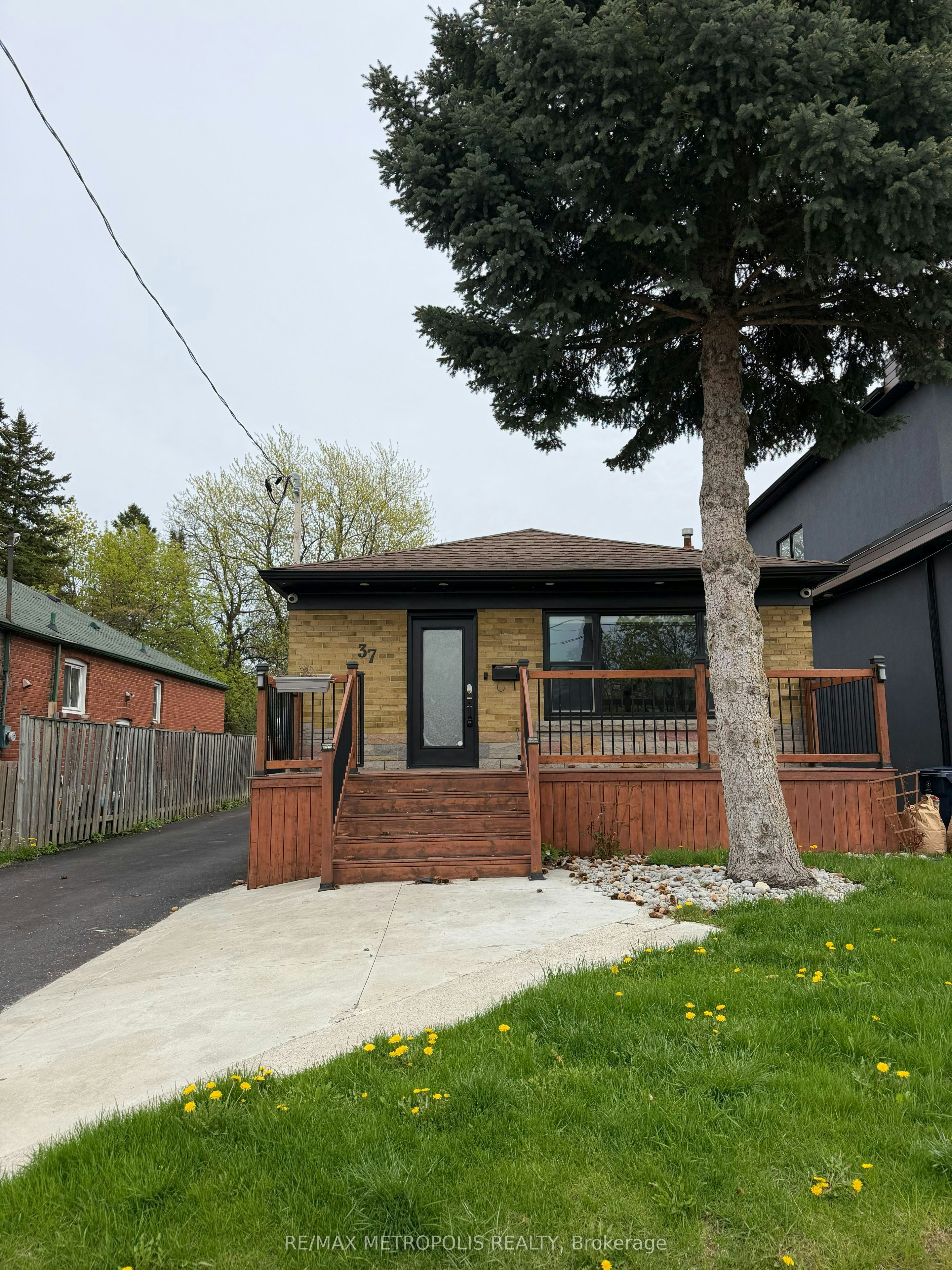 37 Lynvalley Crescent, Toronto, ON, M1R 2V1