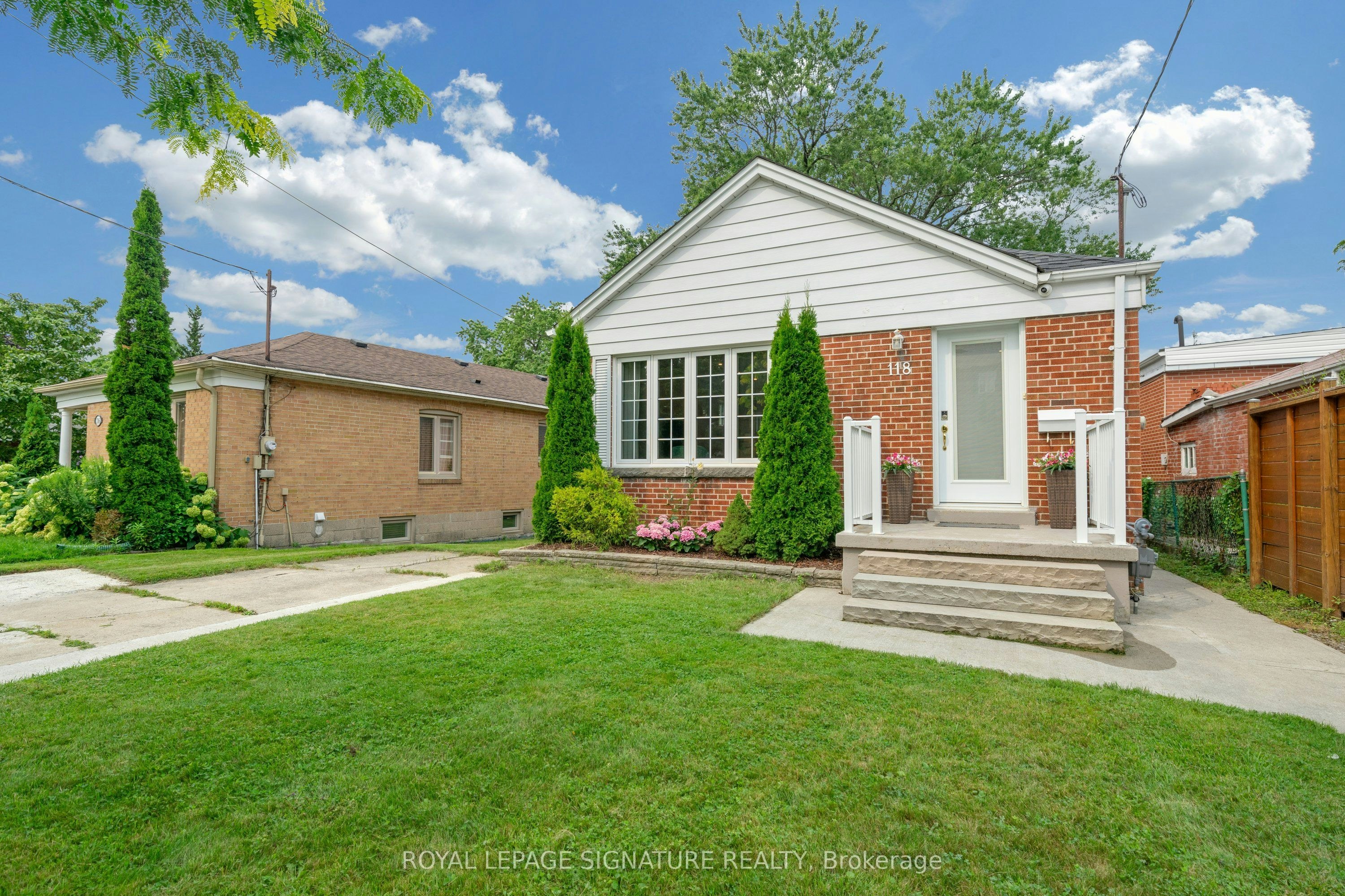 118 Rexleigh Drive, Toronto, ON, M4B 2N3