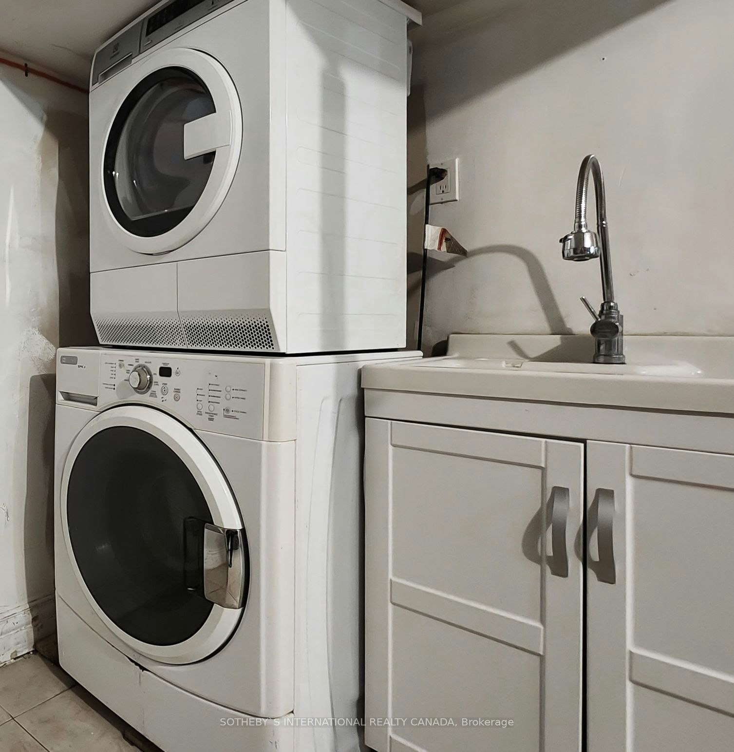 1271 Gerrard Street E, Toronto, ON, M4L 1Y5 - 21