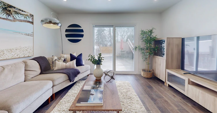 1271 Gerrard Street E, Toronto, ON, M4L 1Y5 - 8