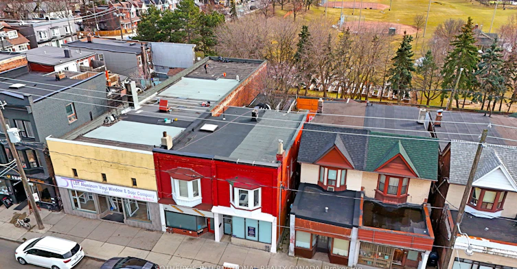 1271 Gerrard Street E, Toronto, ON, M4L 1Y5 - 24