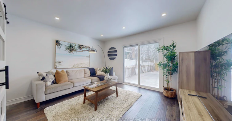 1271 Gerrard Street E, Toronto, ON, M4L 1Y5 - 4
