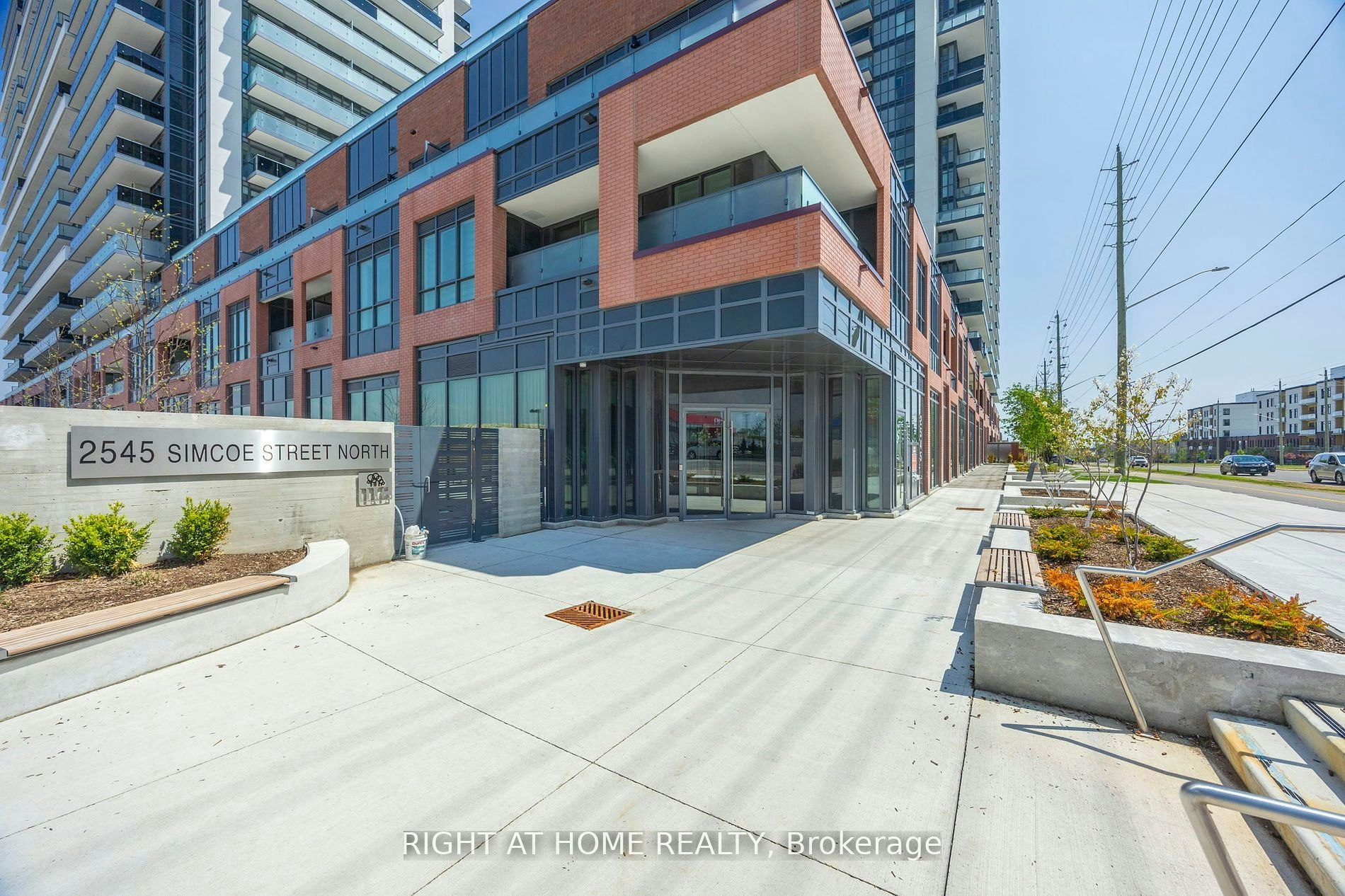 1131-2545 Simcoe Street N, Oshawa, ON, L1L 0W3