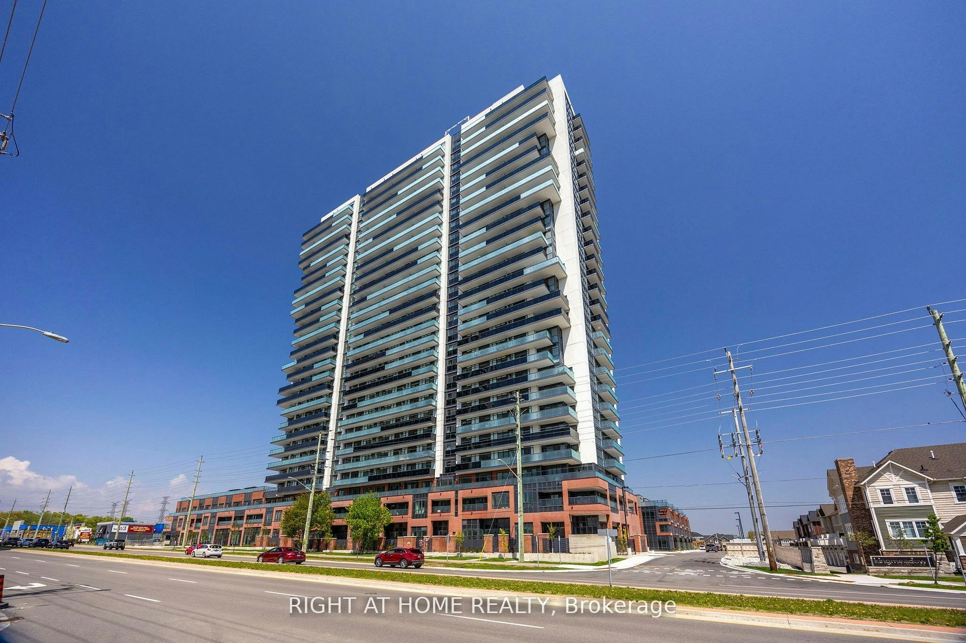 1131-2545 Simcoe Street N, Oshawa, ON, L1L 0W3 - 2