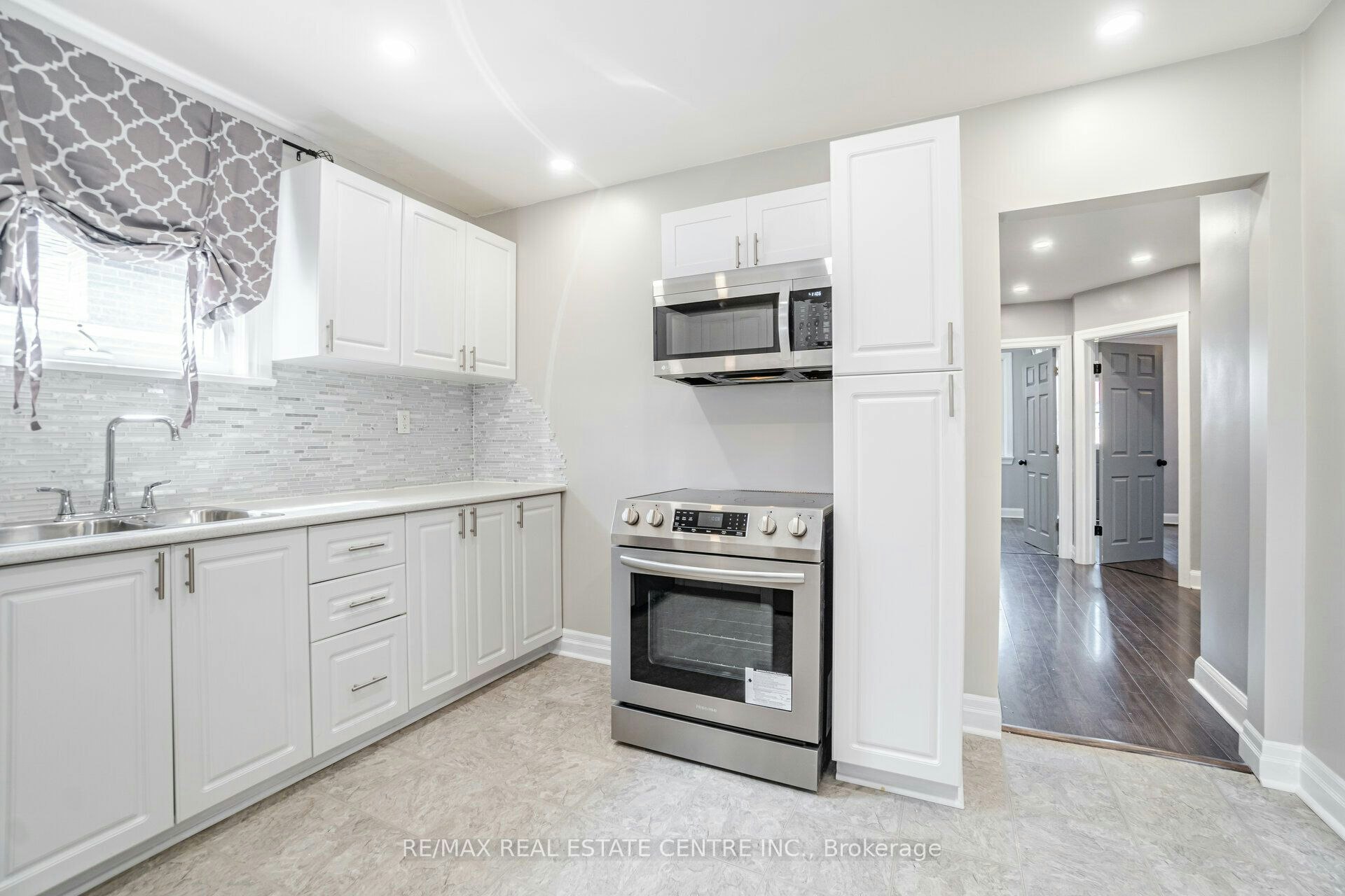 UPPER LEVEL-102 Wilson Road S, Oshawa, ON, L1H 6B7 - 13