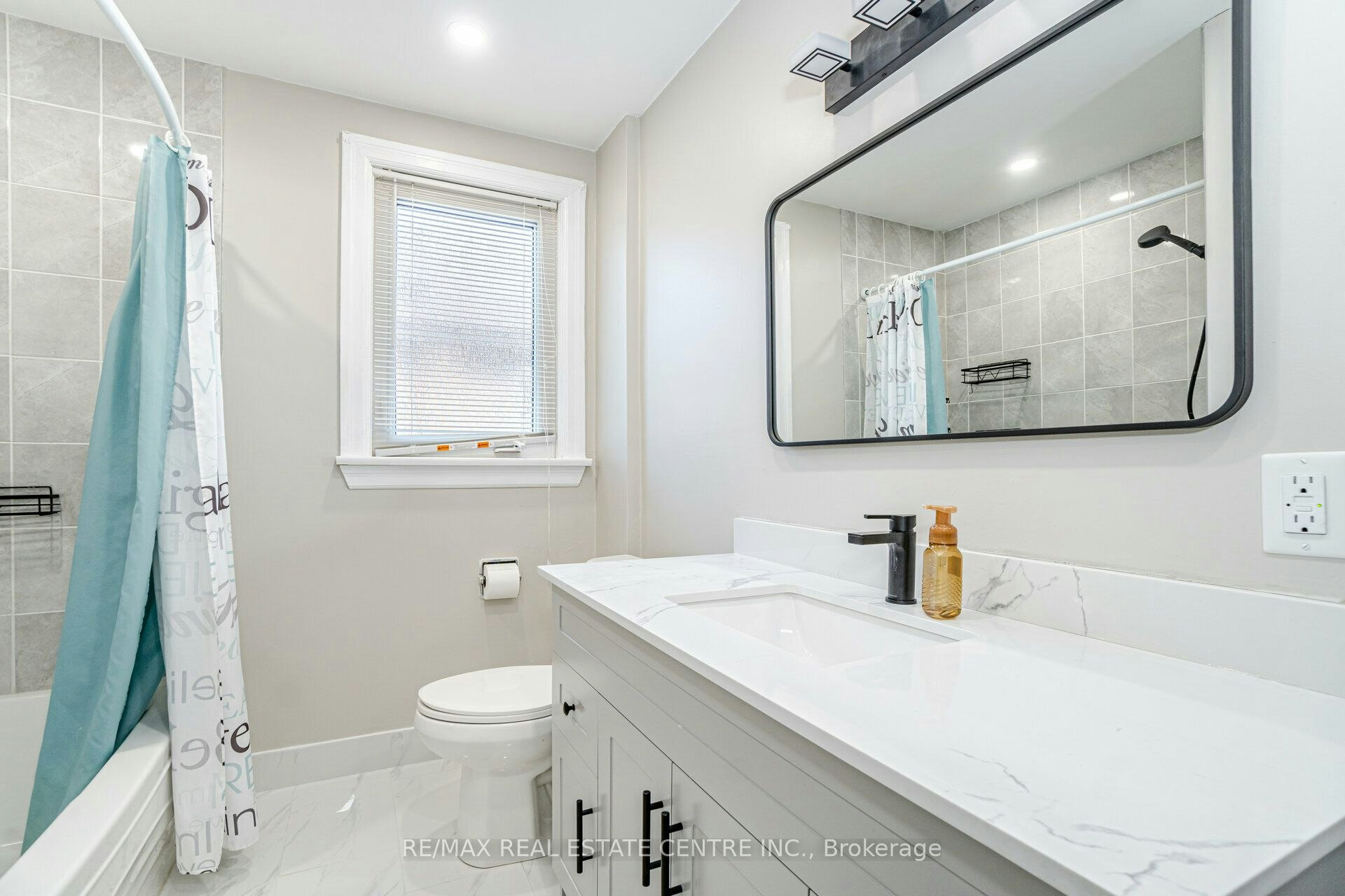 UPPER LEVEL-102 Wilson Road S, Oshawa, ON, L1H 6B7 - 14