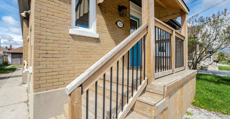UPPER LEVEL-102 Wilson Road S, Oshawa, ON, L1H 6B7 - 5