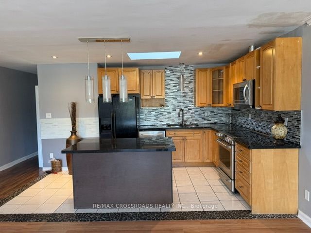 Upper-840 Danforth Road, Toronto, ON, M1K 1H5 - 4