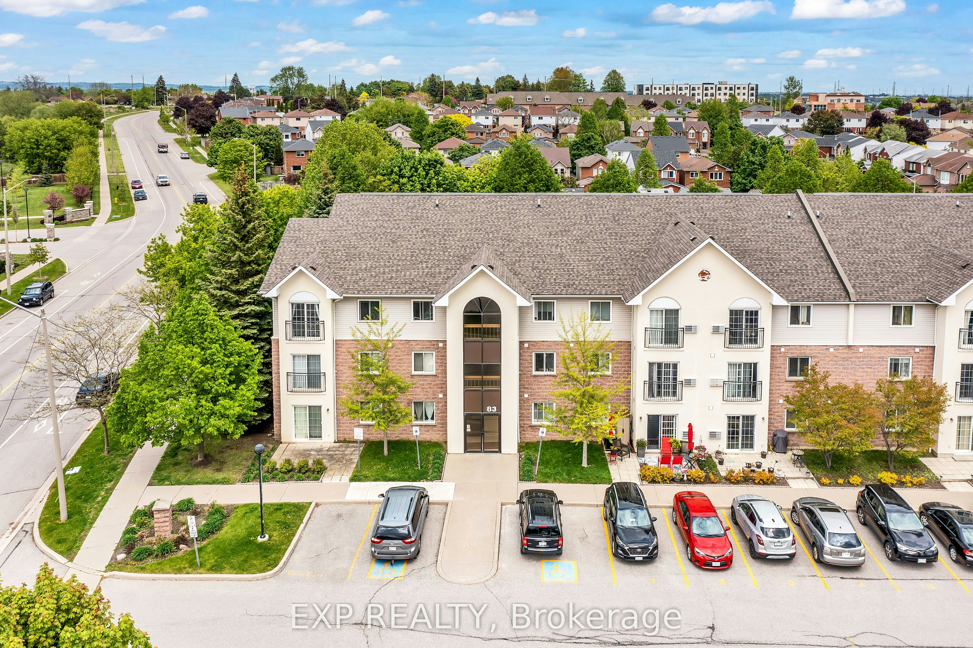 208-83 Aspen Springs Drive, Clarington, ON, L1C 5J7