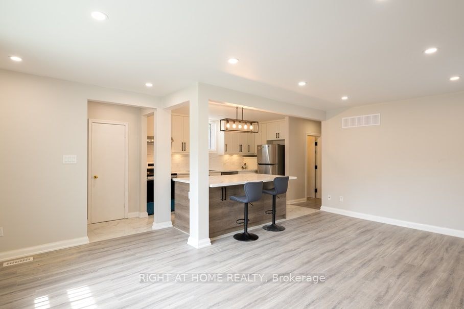 Main House-6 Bellvare Crescent, Toronto, ON, M1R 2M9 - 8