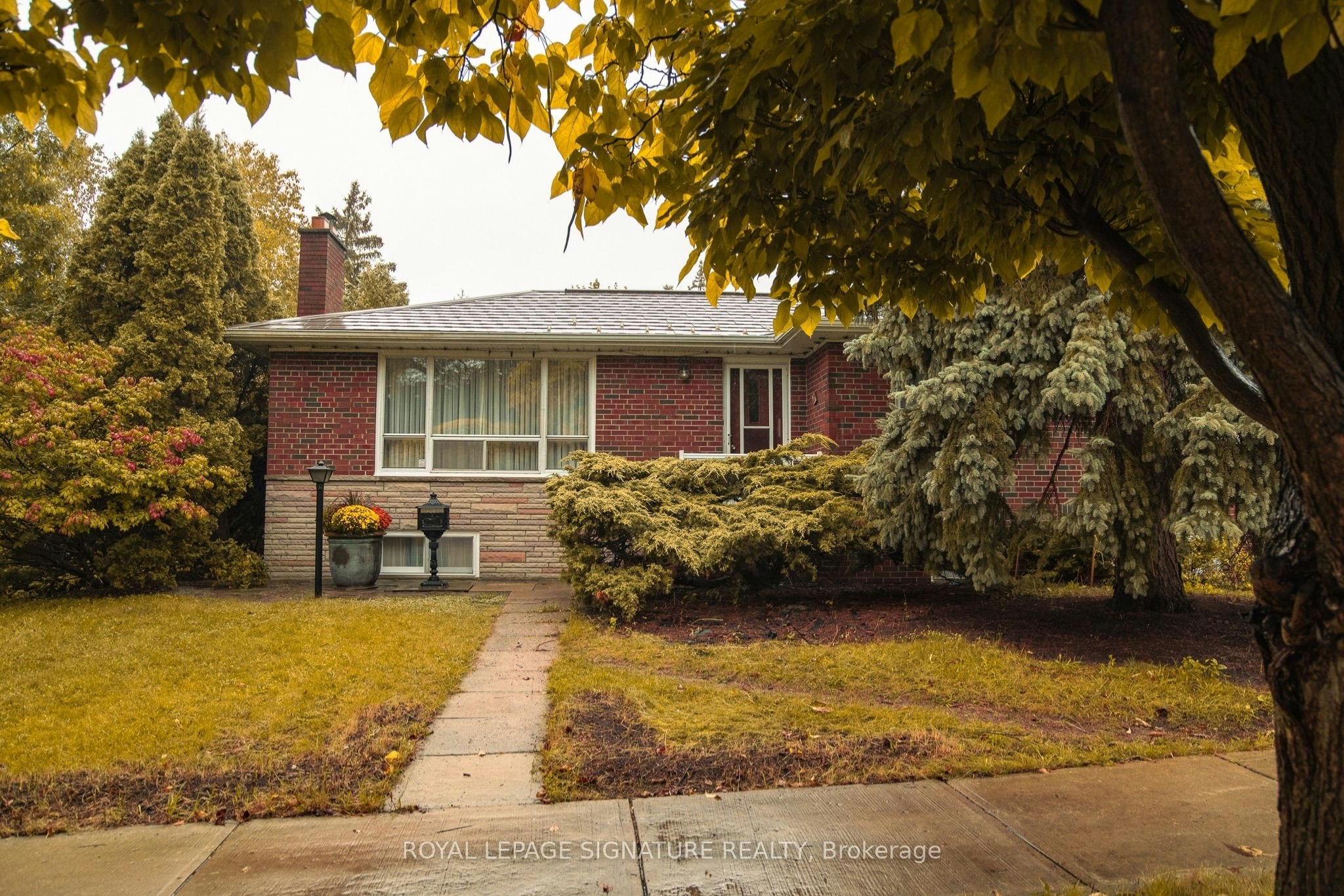 2 Brantwood Drive, Toronto, ON, M1H 2G6
