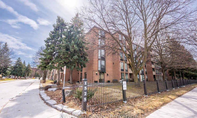 402-1525 Diefenbaker Court