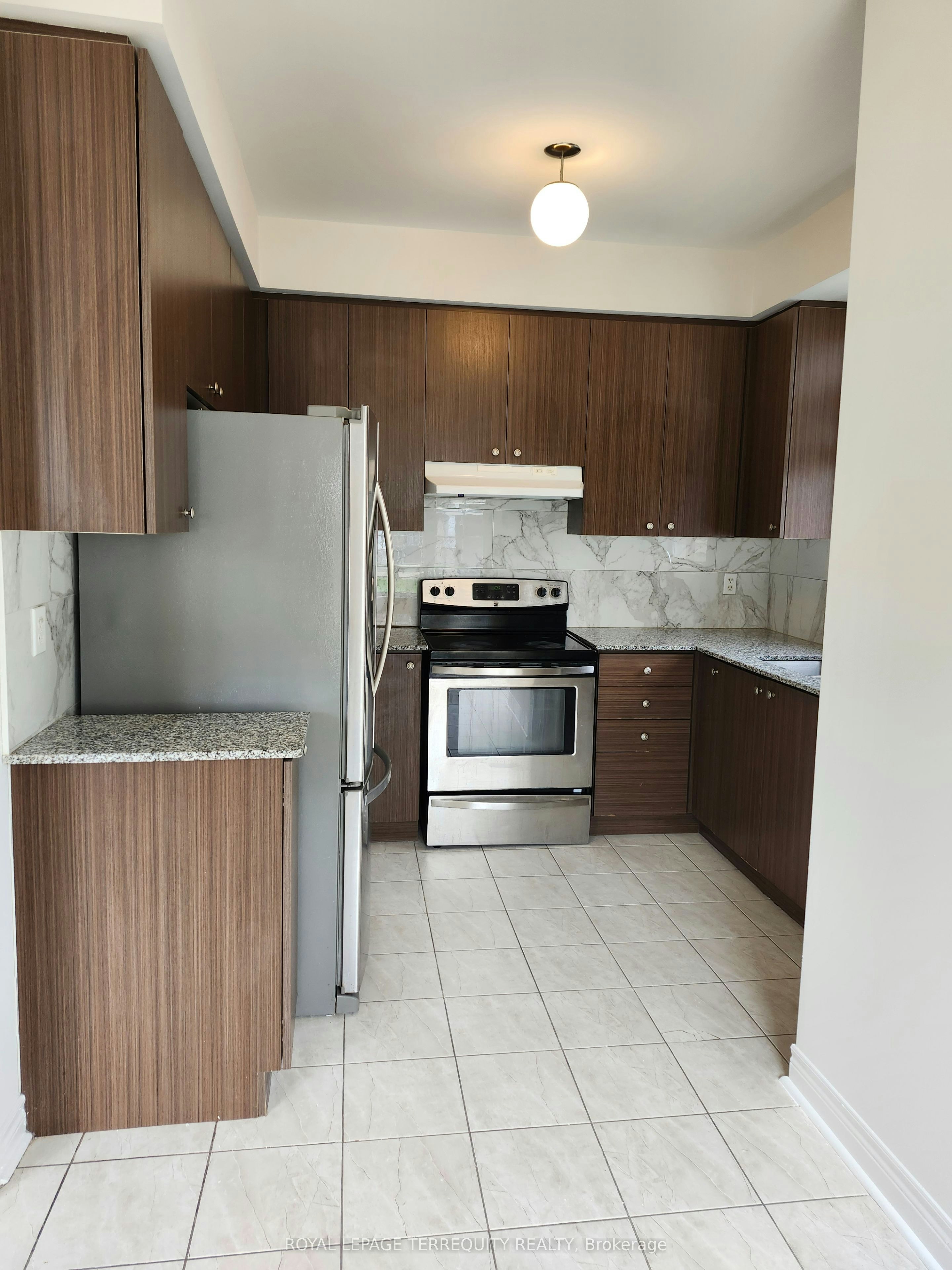 2651 Canadian Street, Pickering, ON, L1X 0C9 - 7