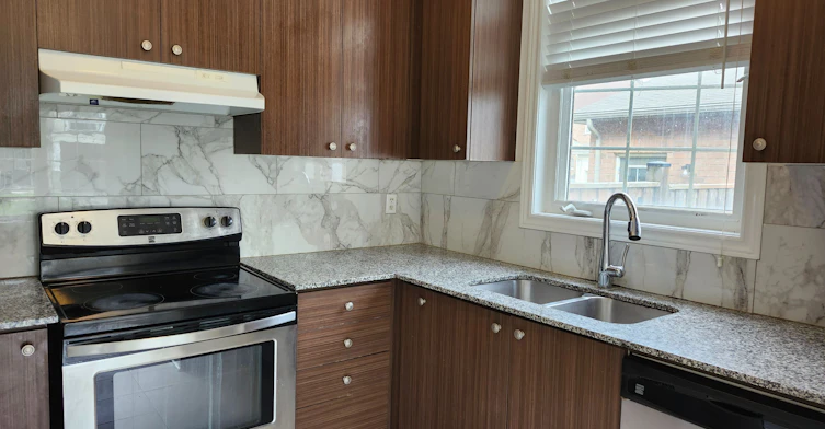 2651 Canadian Street, Pickering, ON, L1X 0C9 - 9