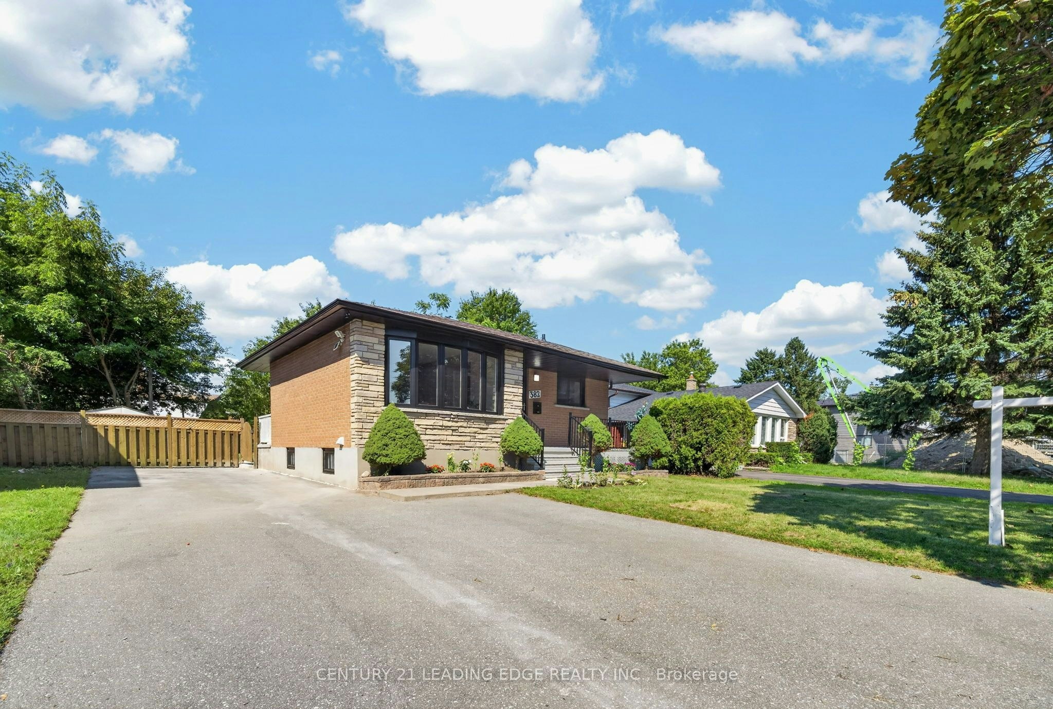 382 Fairlawn Street, Oshawa, ON, L1J 4R3