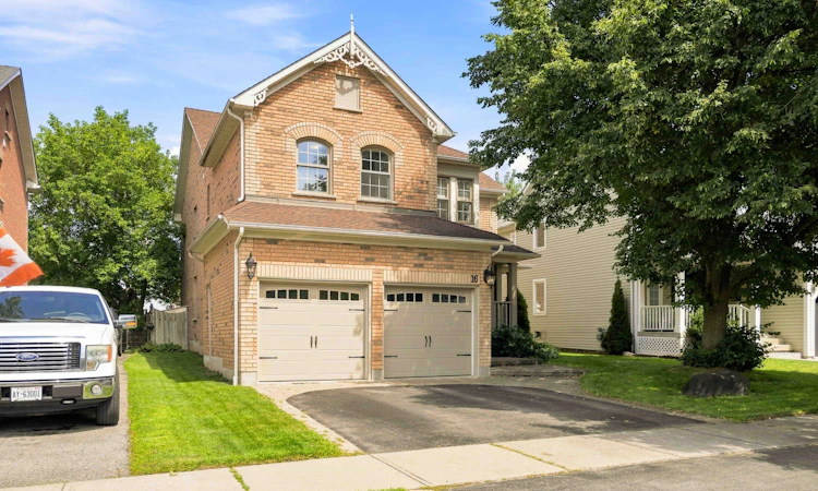 16 Waring Avenue