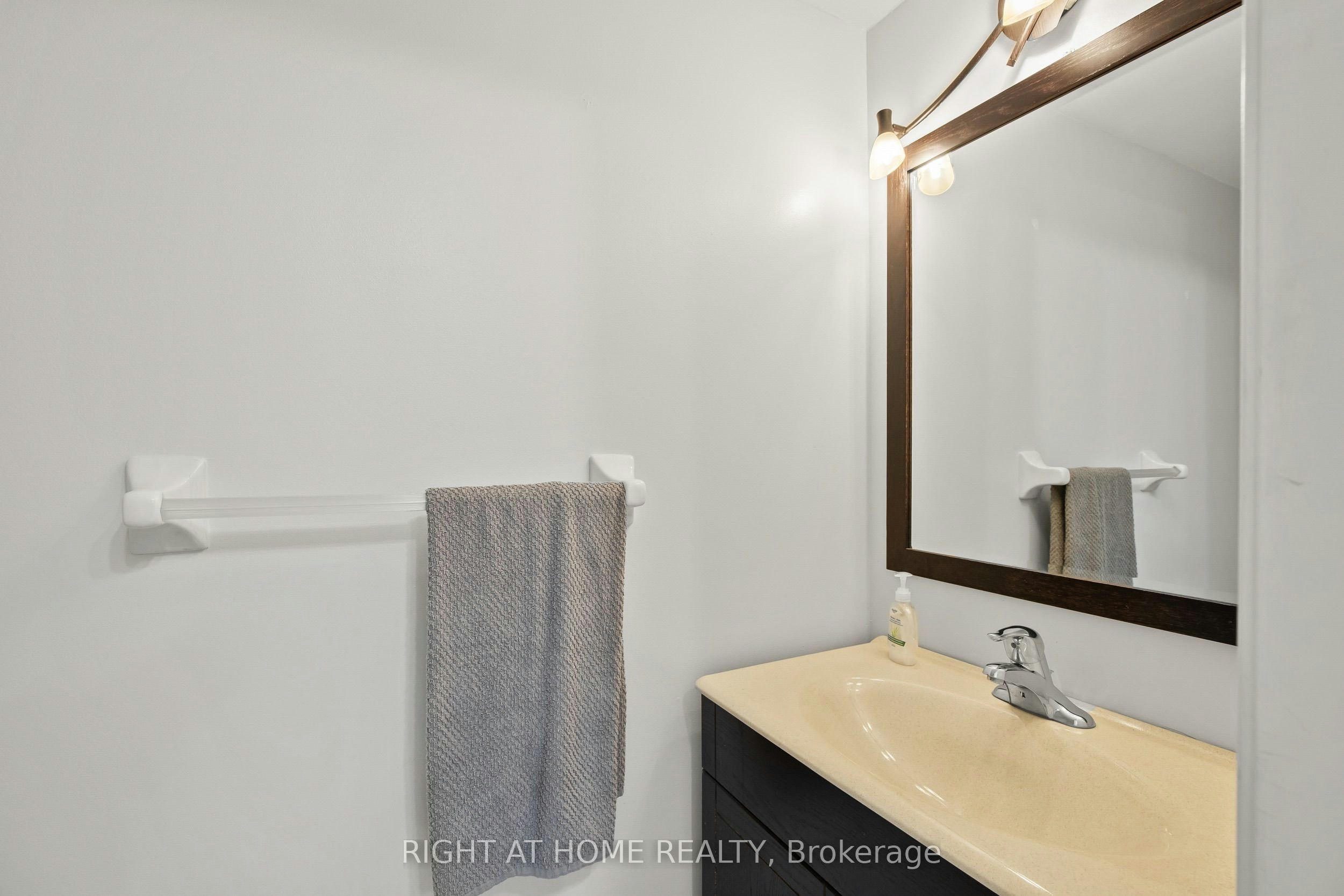 71 Hutton Place, Clarington, ON, L1C 5H5 - 12