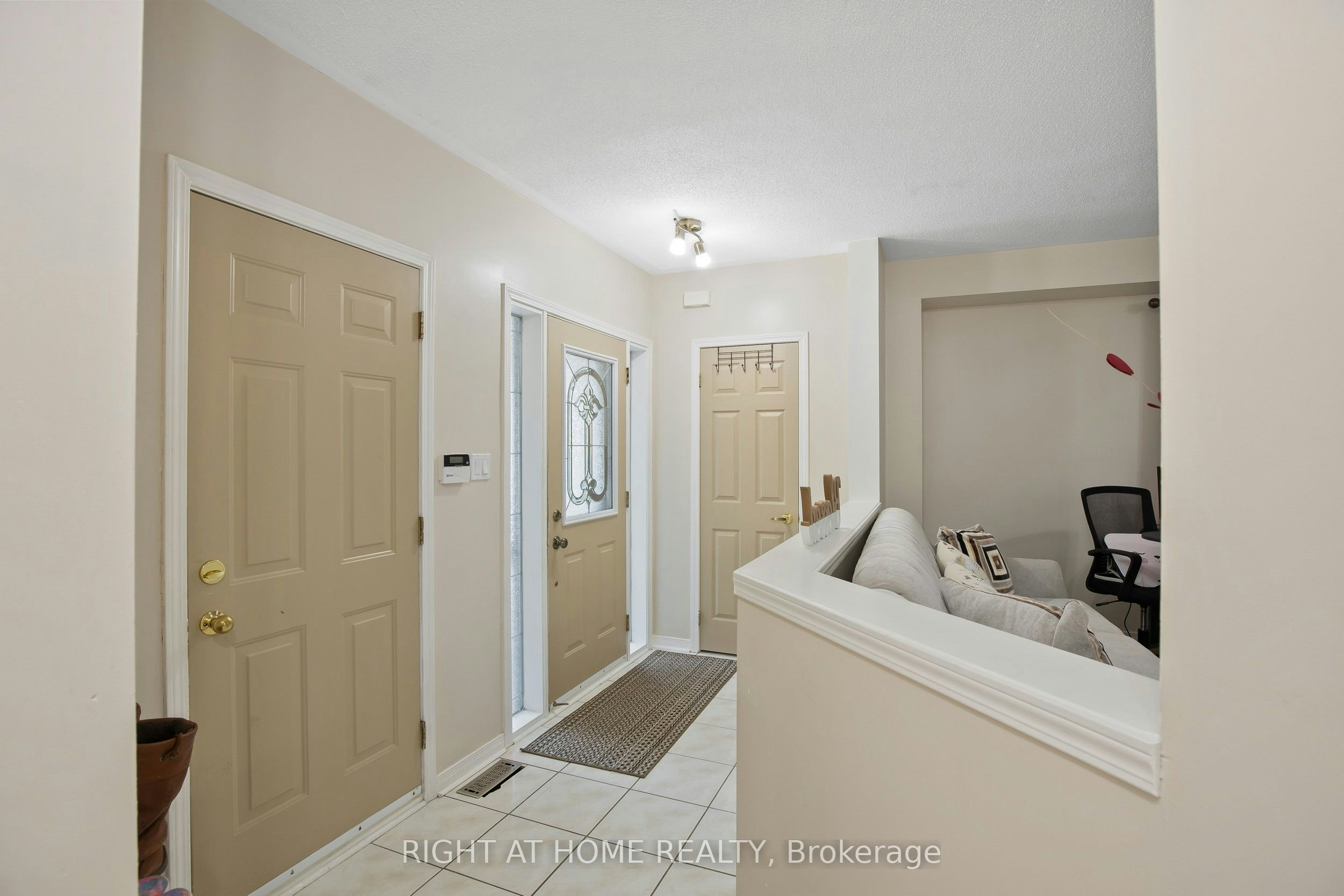 71 Hutton Place, Clarington, ON, L1C 5H5 - 2