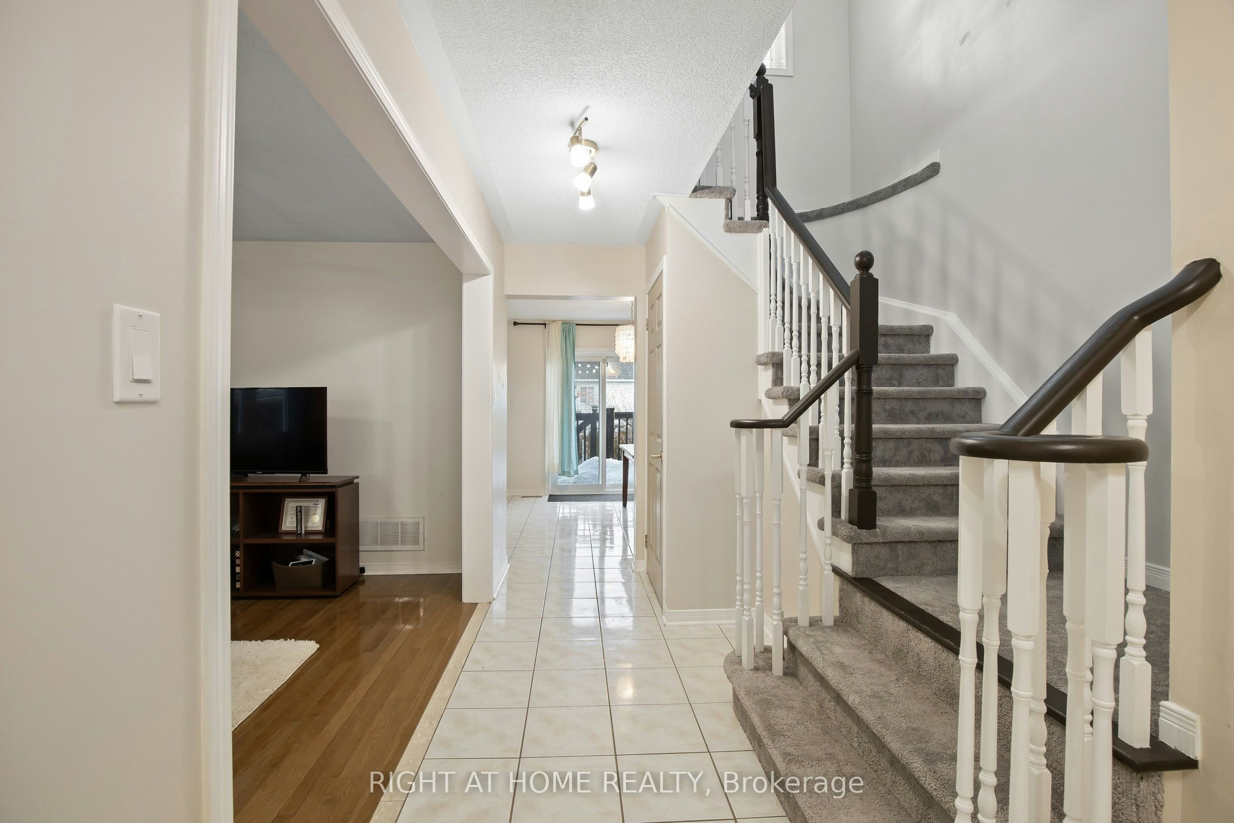 71 Hutton Place, Clarington, ON, L1C 5H5 - 3