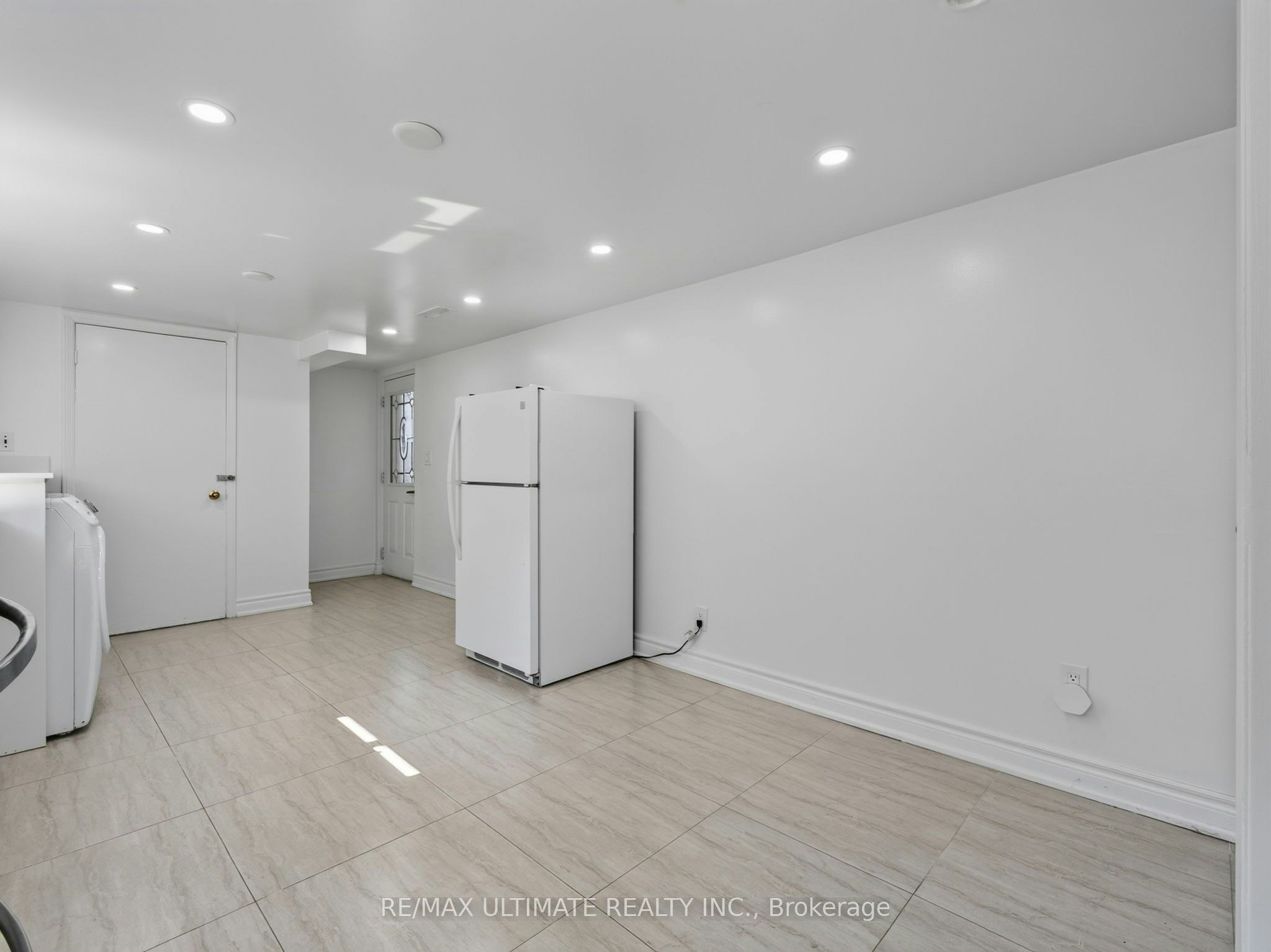 52 Revlis Crescent, Toronto, ON, M1V 1E9 - 9