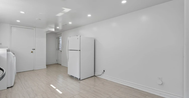 52 Revlis Crescent, Toronto, ON, M1V 1E9 - 9