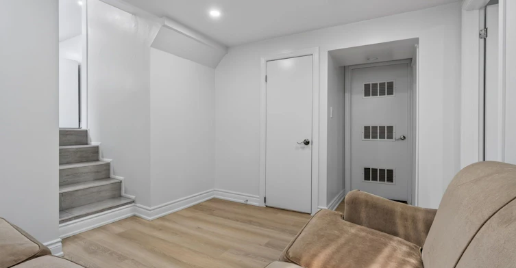 52 Revlis Crescent, Toronto, ON, M1V 1E9 - 12
