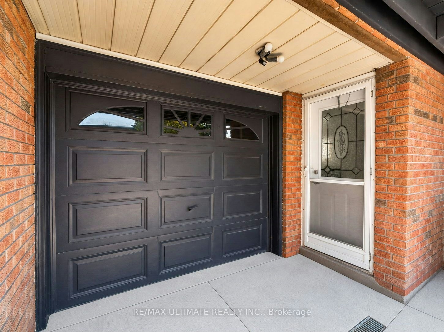 52 Revlis Crescent, Toronto, ON, M1V 1E9 - 3
