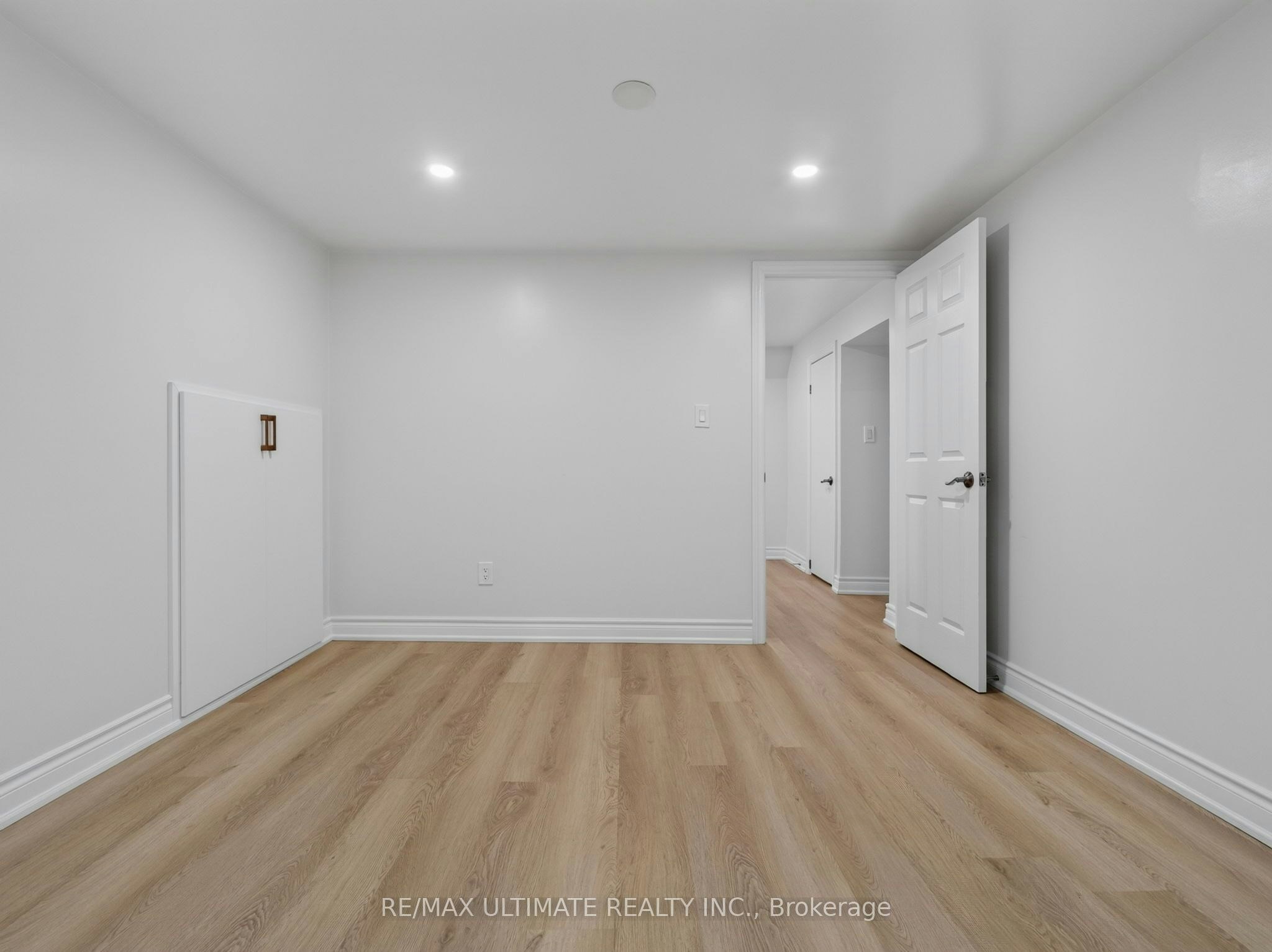 52 Revlis Crescent, Toronto, ON, M1V 1E9 - 15