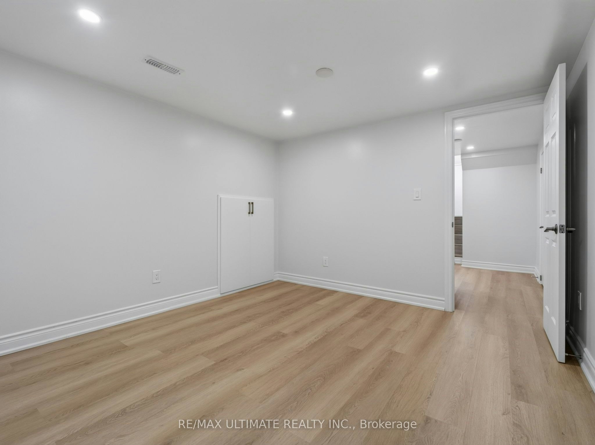 52 Revlis Crescent, Toronto, ON, M1V 1E9 - 16