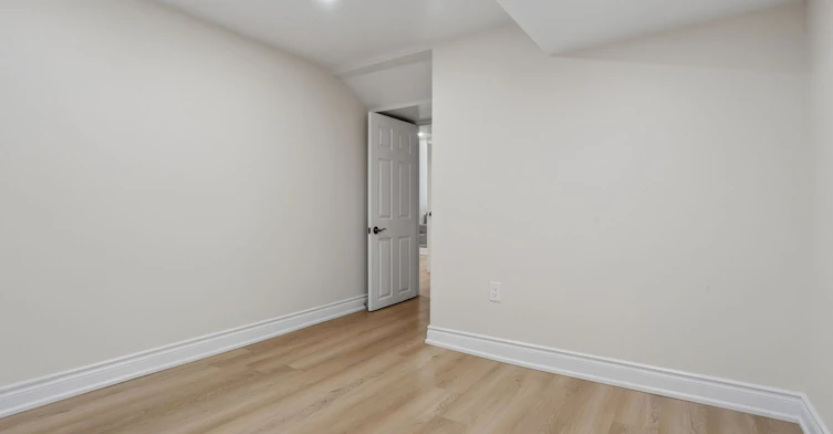 52 Revlis Crescent, Toronto, ON, M1V 1E9 - 22