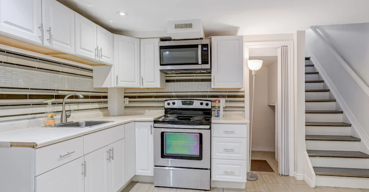 718 Edgewood Road S, Pickering, ON, L1V 2Z6 - 6