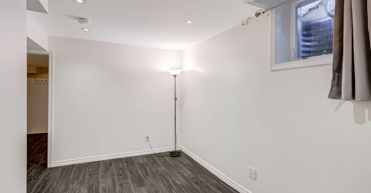 718 Edgewood Road S, Pickering, ON, L1V 2Z6 - 13