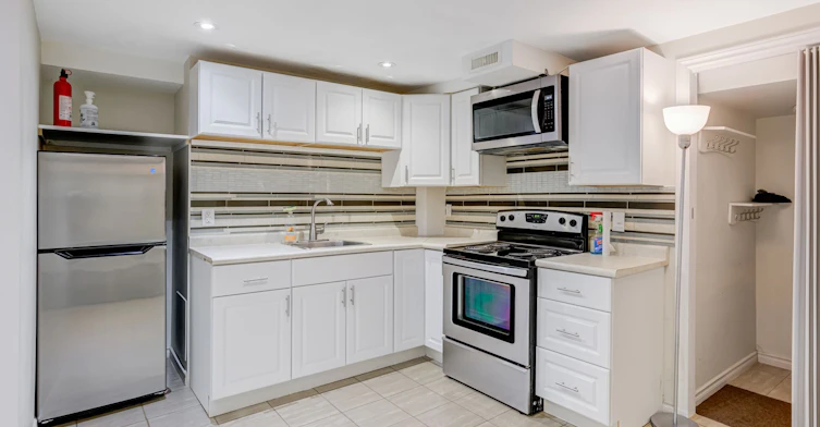 718 Edgewood Road S, Pickering, ON, L1V 2Z6 - 5