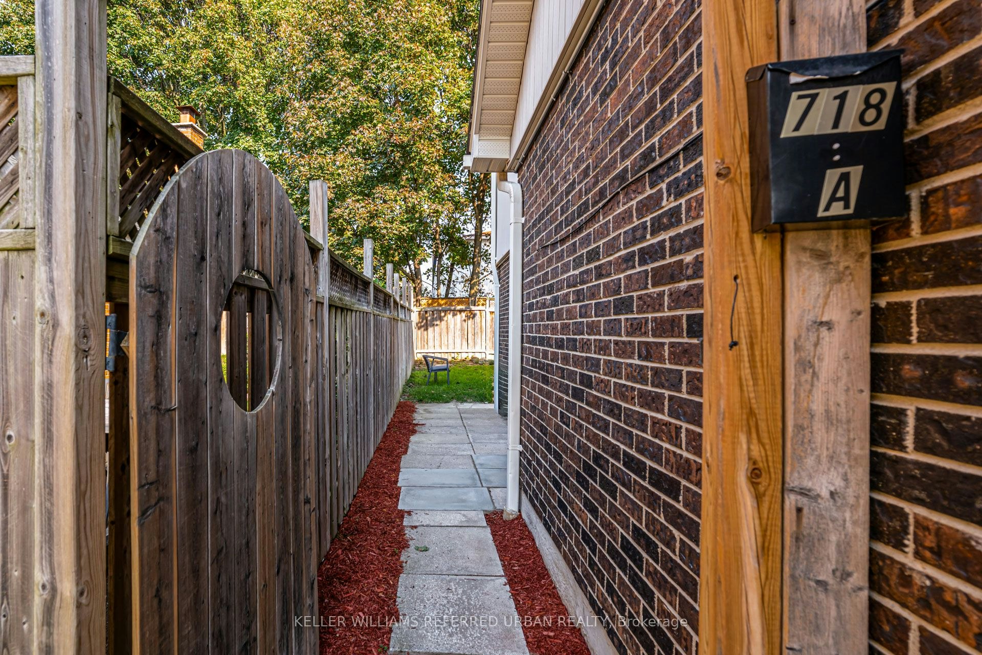 718 Edgewood Road S, Pickering, ON, L1V 2Z6
