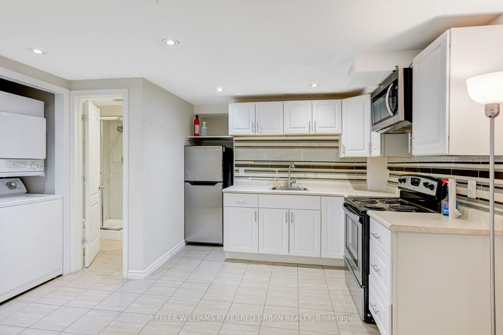 718 Edgewood Road S, Pickering, ON, L1V 2Z6 - 4