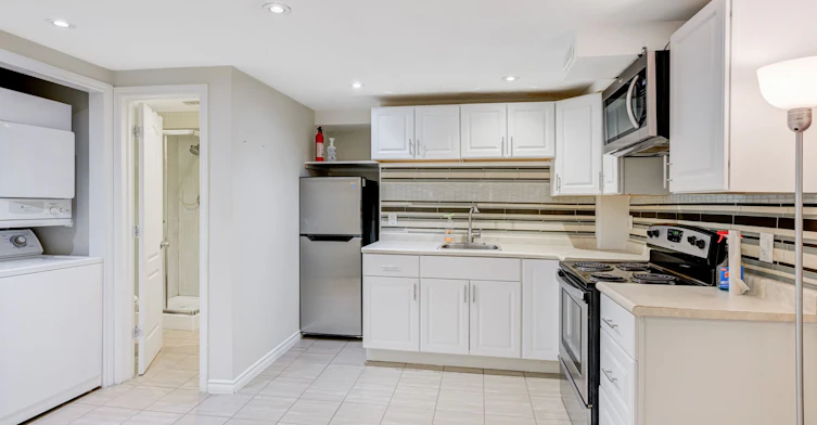 718 Edgewood Road S, Pickering, ON, L1V 2Z6 - 4