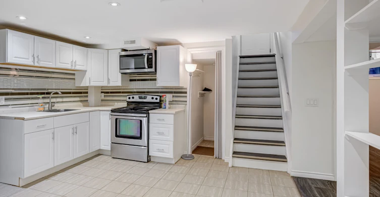 718 Edgewood Road S, Pickering, ON, L1V 2Z6 - 8
