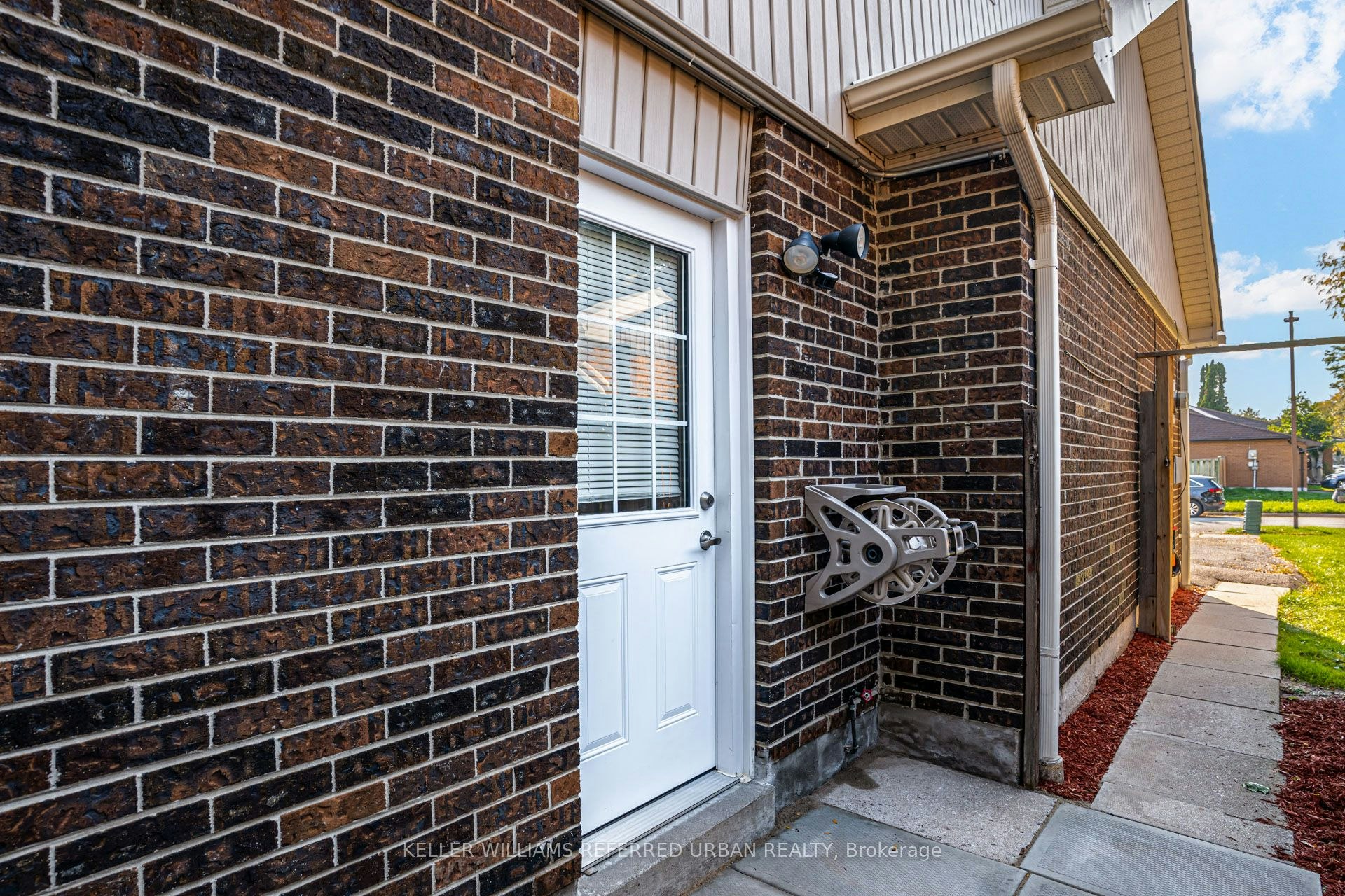 718 Edgewood Road S, Pickering, ON, L1V 2Z6 - 2