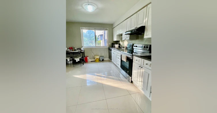 105 Rainier Square, Toronto, ON, M1T 3A1 - 3