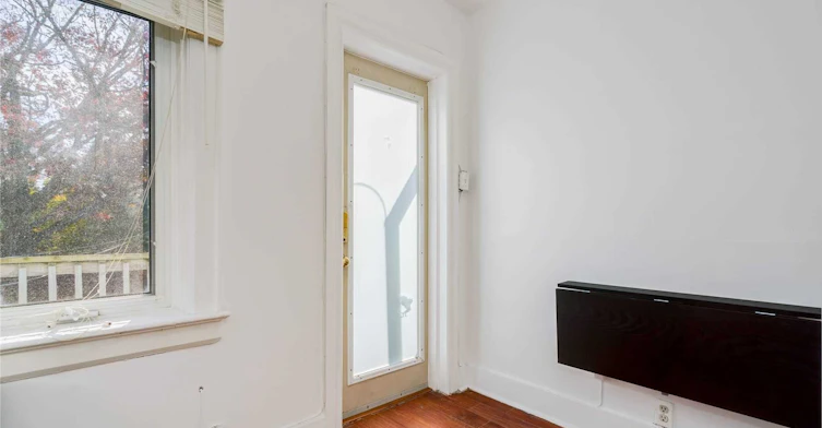 2nd Fl-1001 Kingston Road, Toronto, ON, M4E 1T3 - 11