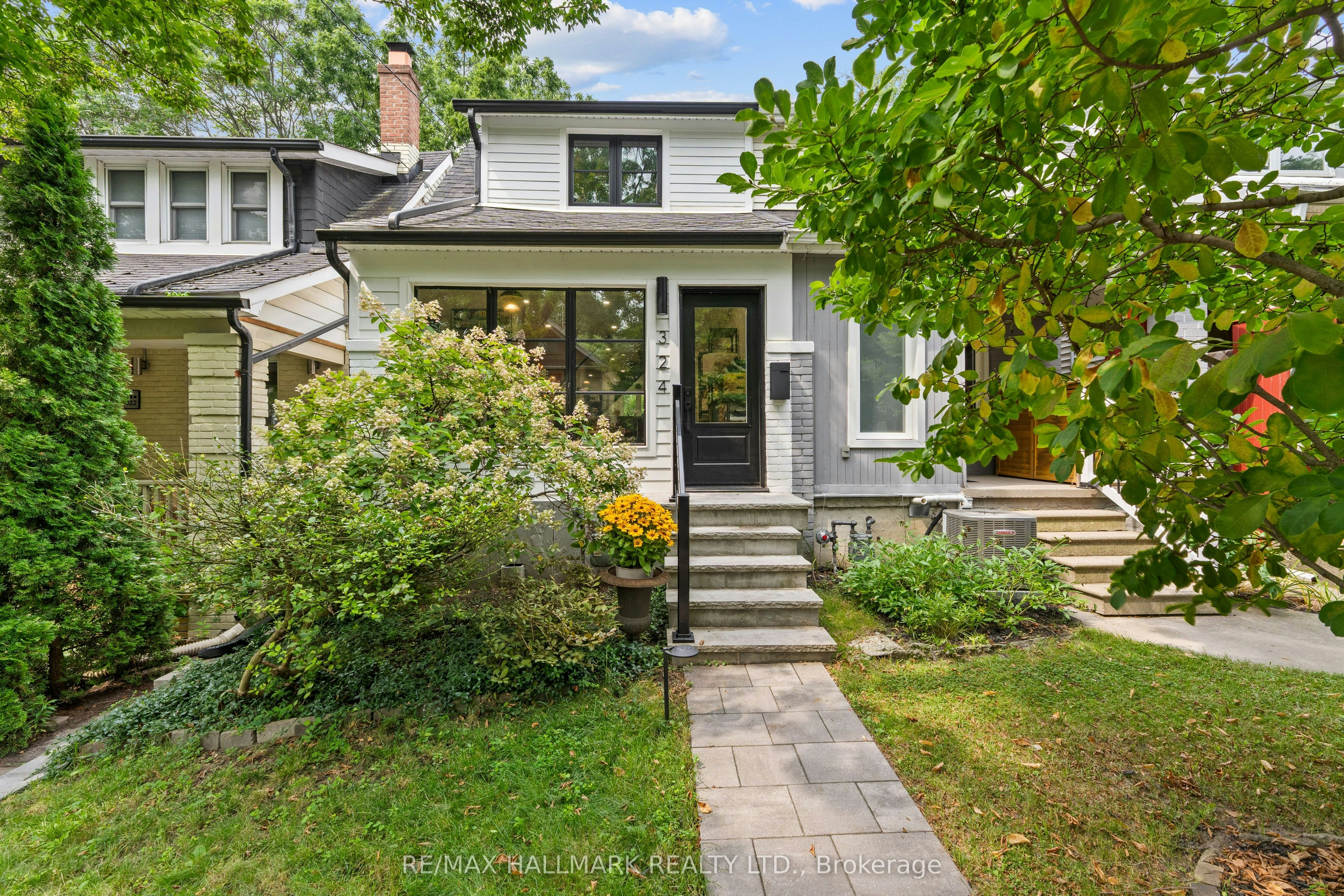 324 Kenilworth Avenue, Toronto, ON, M4L 3S8