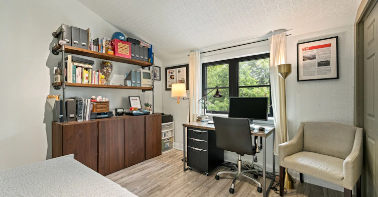 324 Kenilworth Avenue, Toronto, ON, M4L 3S8 - 34