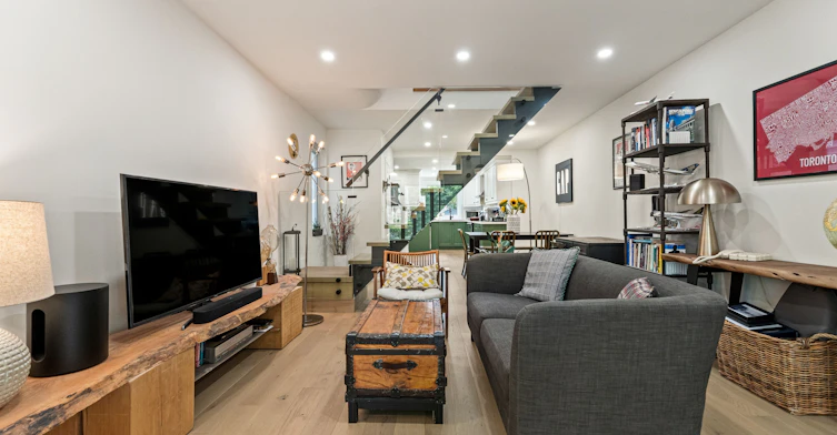 324 Kenilworth Avenue, Toronto, ON, M4L 3S8 - 6