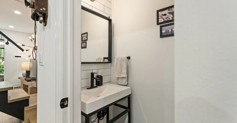 324 Kenilworth Avenue, Toronto, ON, M4L 3S8 - 18