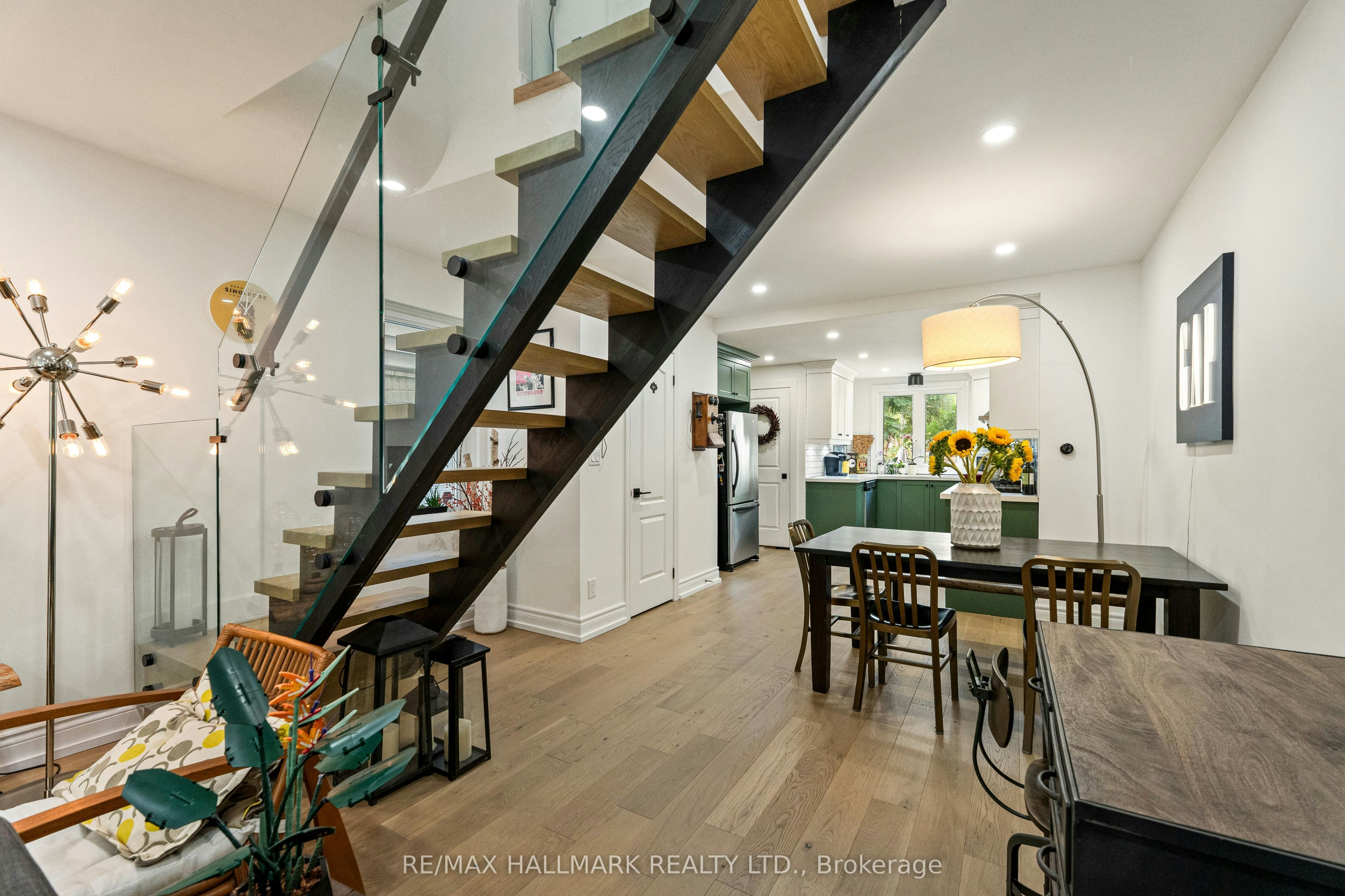 324 Kenilworth Avenue, Toronto, ON, M4L 3S8 - 12