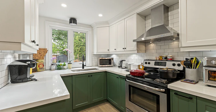 324 Kenilworth Avenue, Toronto, ON, M4L 3S8 - 16