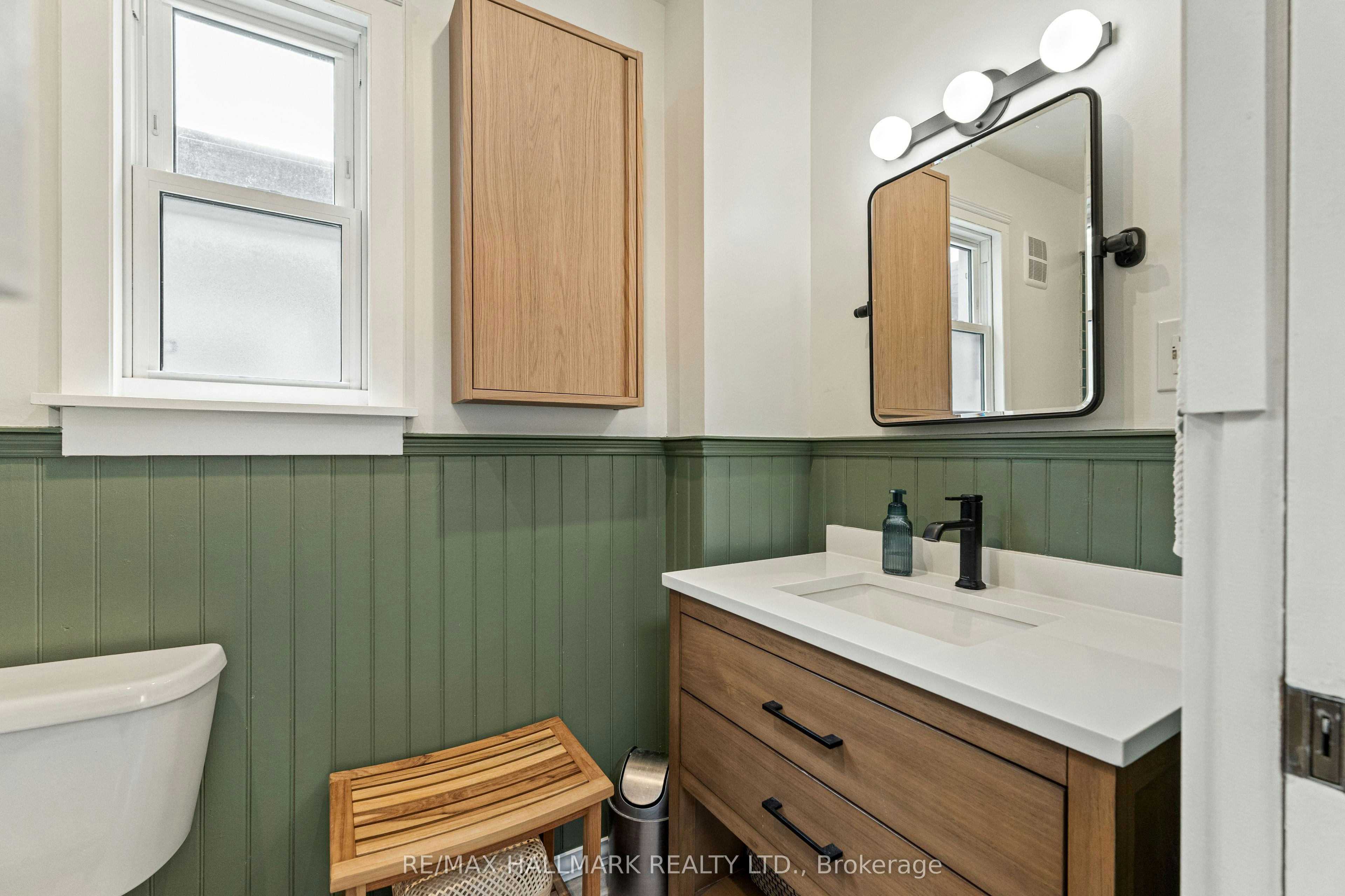 324 Kenilworth Avenue, Toronto, ON, M4L 3S8 - 27