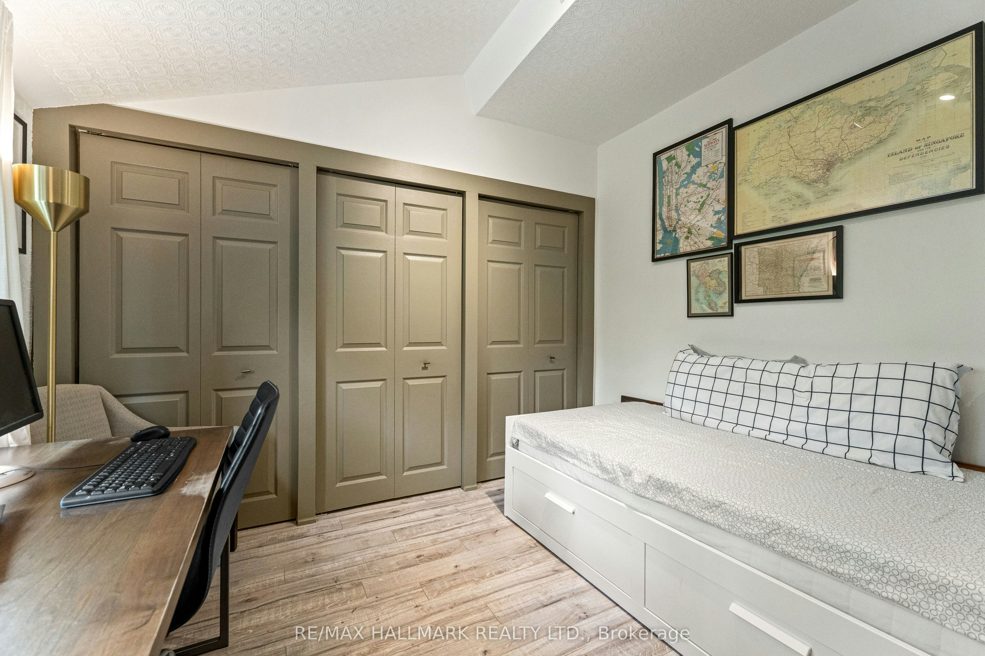 324 Kenilworth Avenue, Toronto, ON, M4L 3S8 - 33