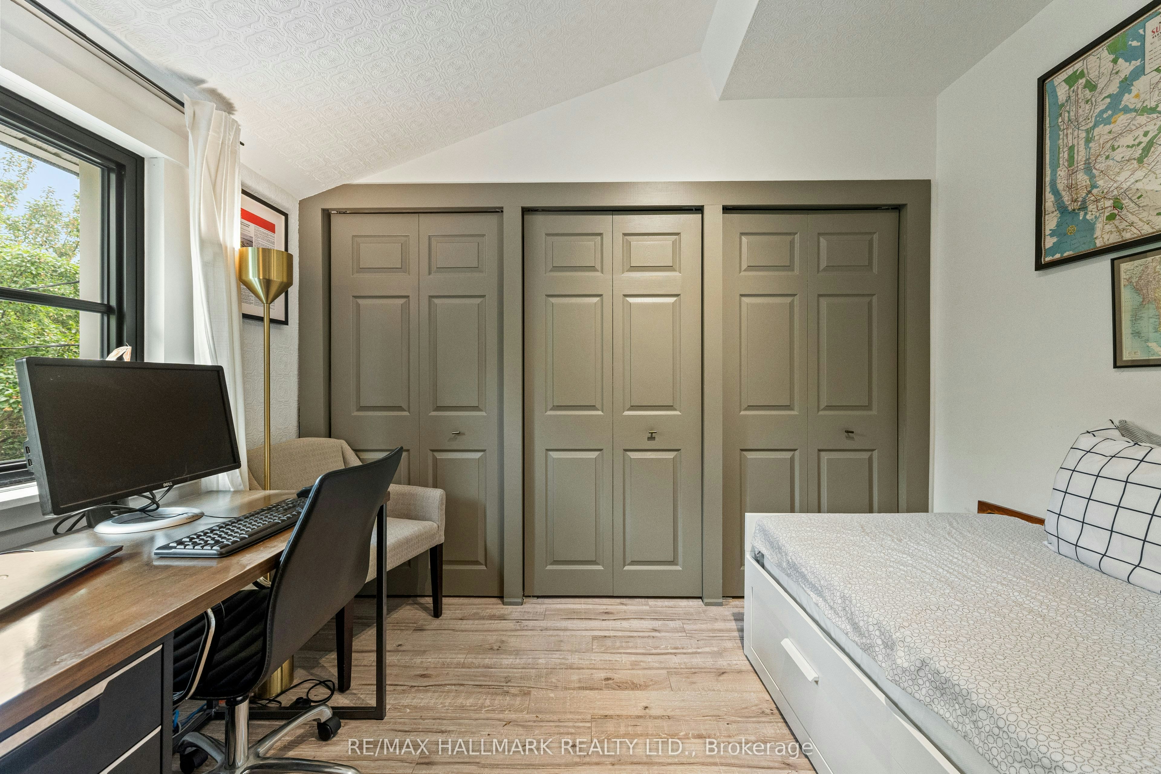 324 Kenilworth Avenue, Toronto, ON, M4L 3S8 - 32