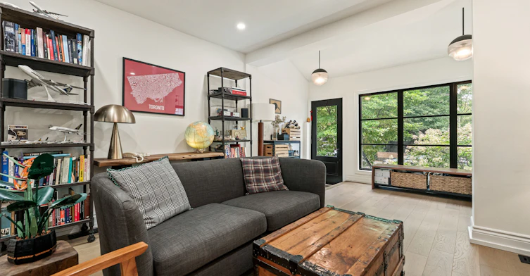 324 Kenilworth Avenue, Toronto, ON, M4L 3S8 - 7